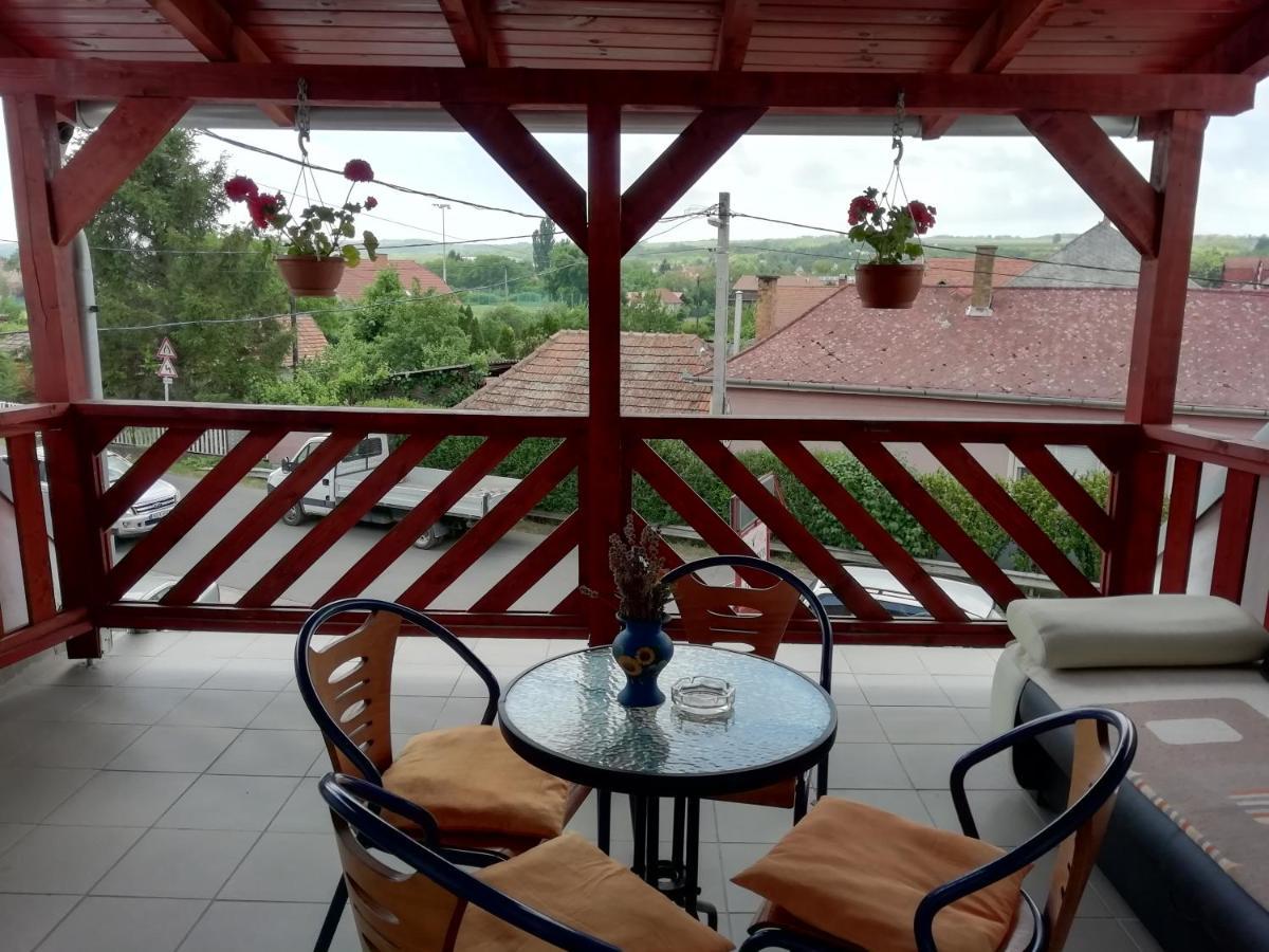 Ferienwohnung Vadasztanya Fogado Egerszalók Exterior foto