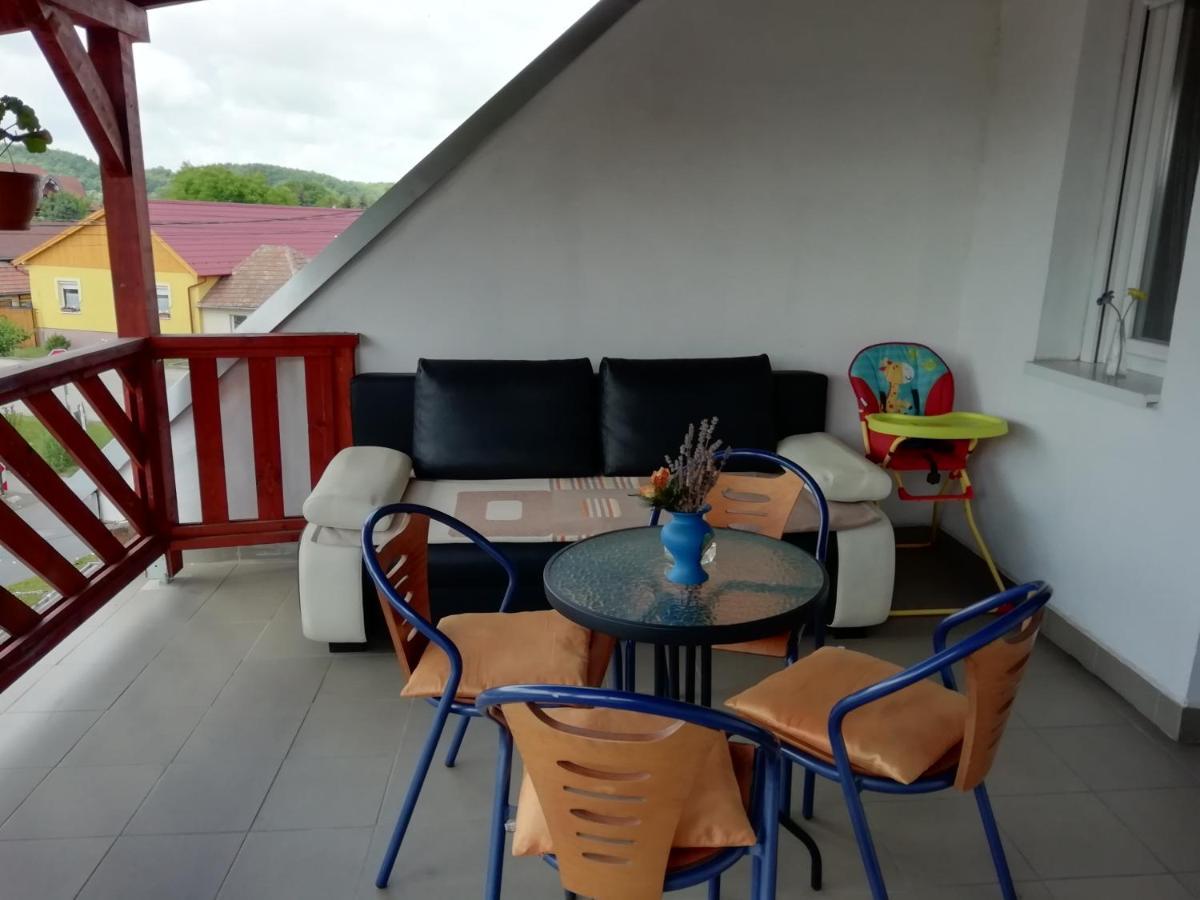 Ferienwohnung Vadasztanya Fogado Egerszalók Exterior foto